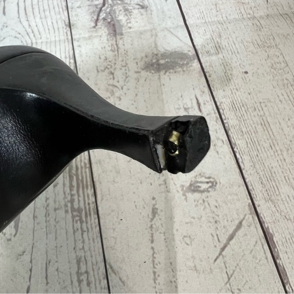 Stuart Weitzman Vintage Heels Black Gold Cap Toe Size 9 SS Narrow Leather READ - Picture 10 of 16